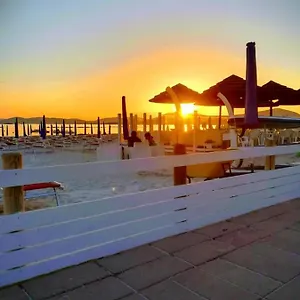 https://bb-fralucia.hotelsalgherosardinia.com